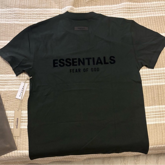 Essentials Black Short Sleeve Tee - Picture 1 of 2